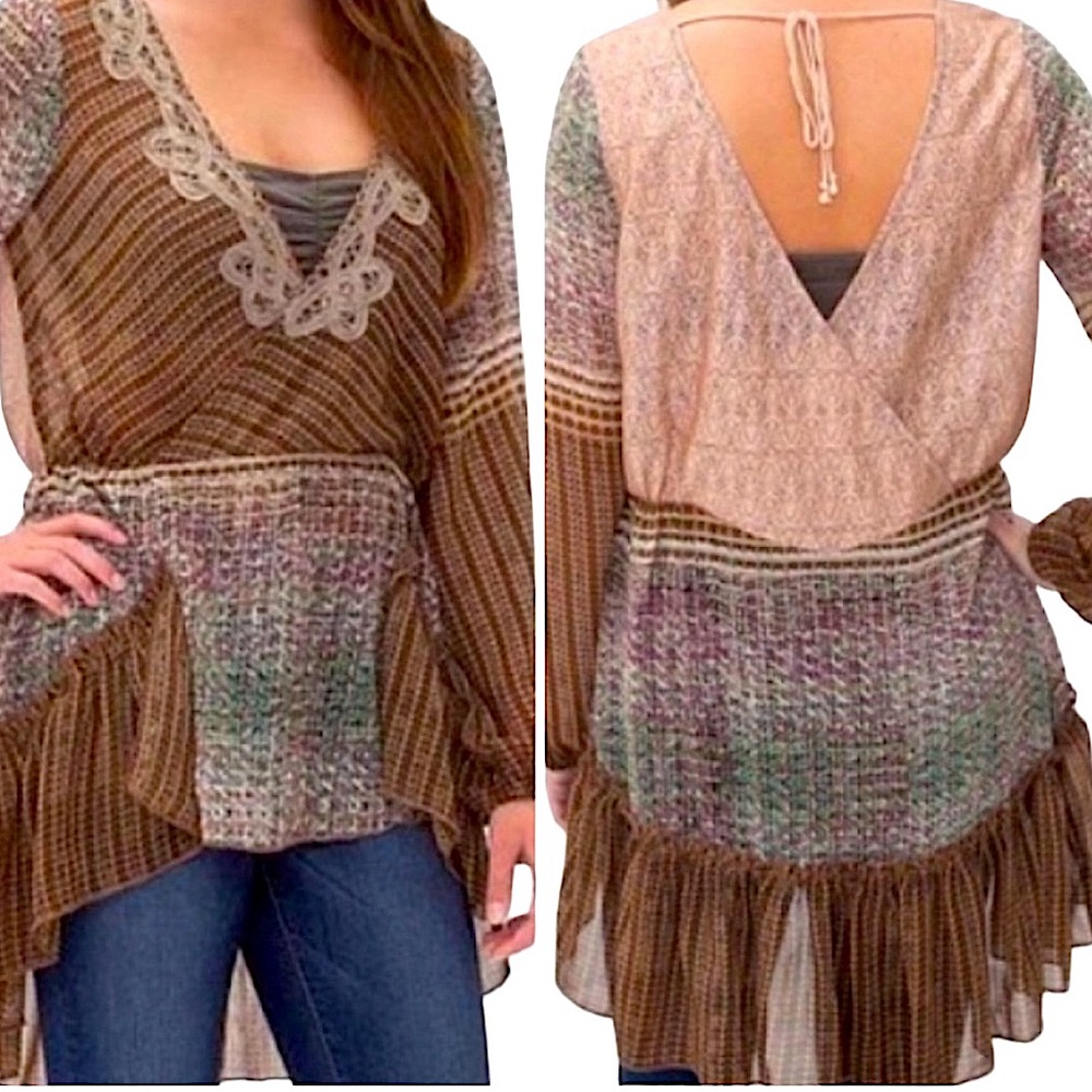 GIMMICKS BY BKE: High Low Flowing Blouse - Size Small